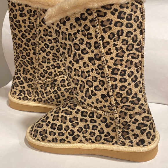 FOLLOW ME Leopard Boot Print Slip On Slipper Faux Suede Size 6 - Picture 9 of 14
